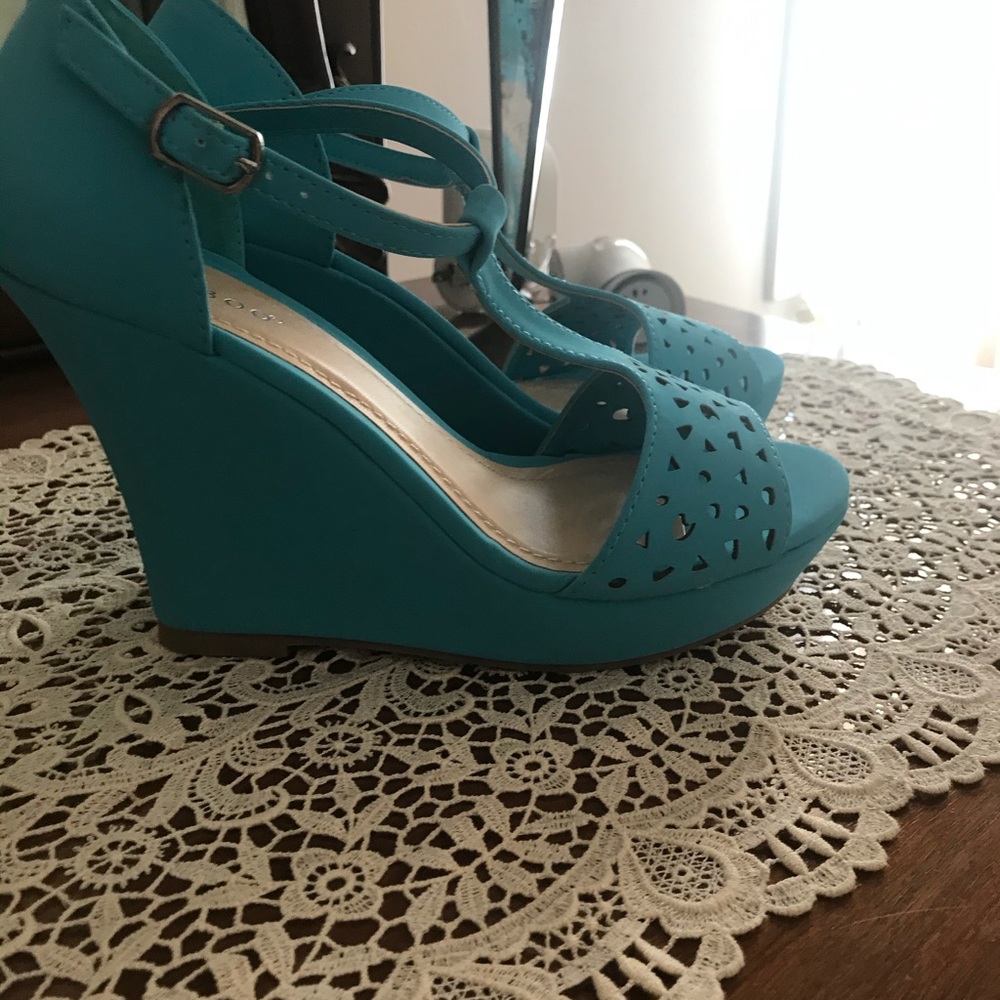 Light blue low heal shoe